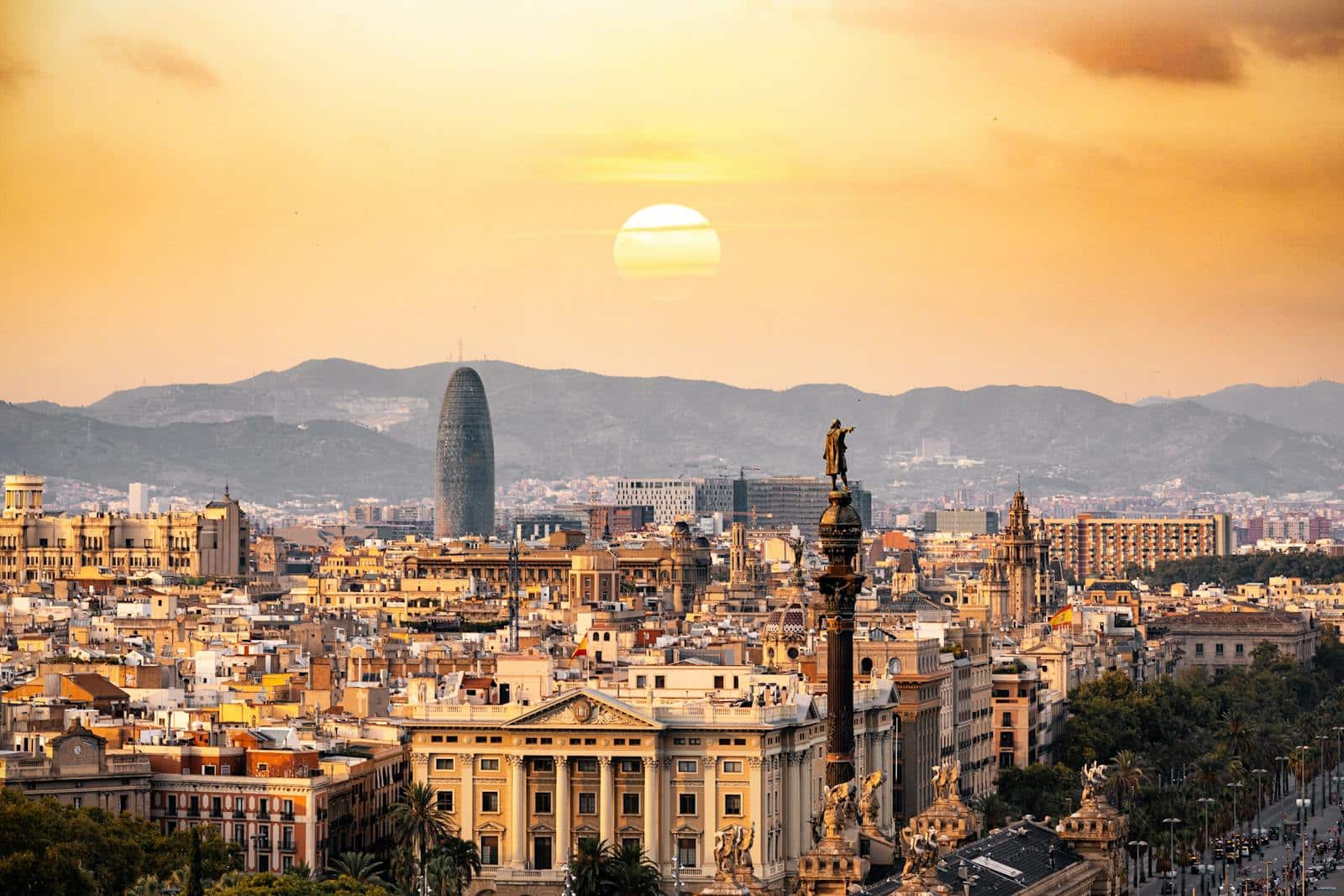 Rentabilité Airbnb à Barcelone en 2025 : opportunités, risques et réglementation